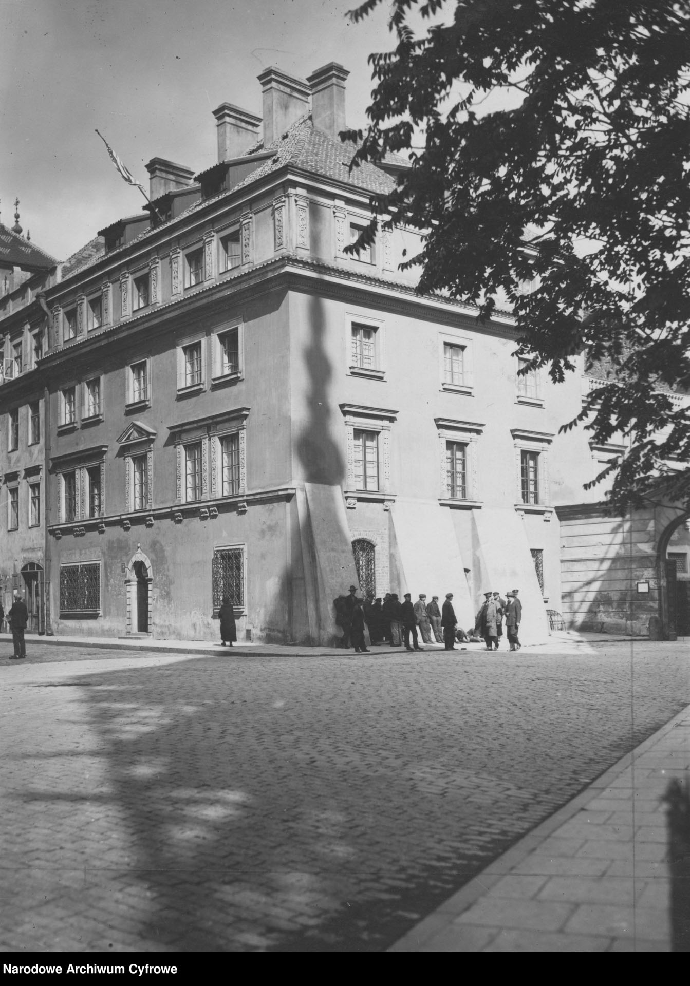 The building at 2 Świętojańska street before the war, photo: National Digital Archives